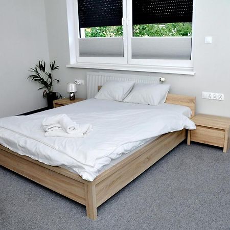 Pokoje, Apartamenty, Restauracja Marcus Oborniki Zewnętrze zdjęcie