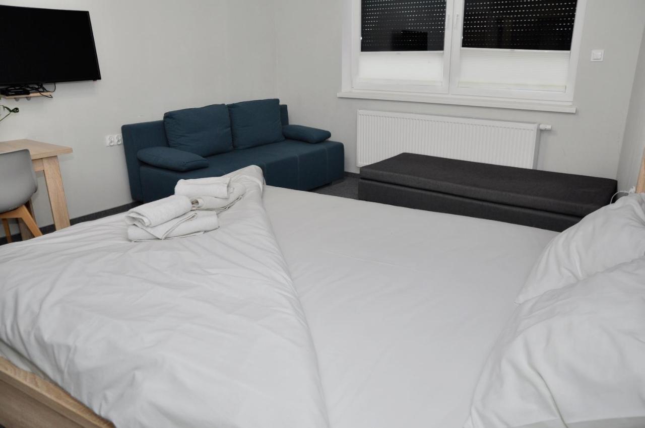 Pokoje, Apartamenty, Restauracja Marcus Oborniki Zewnętrze zdjęcie