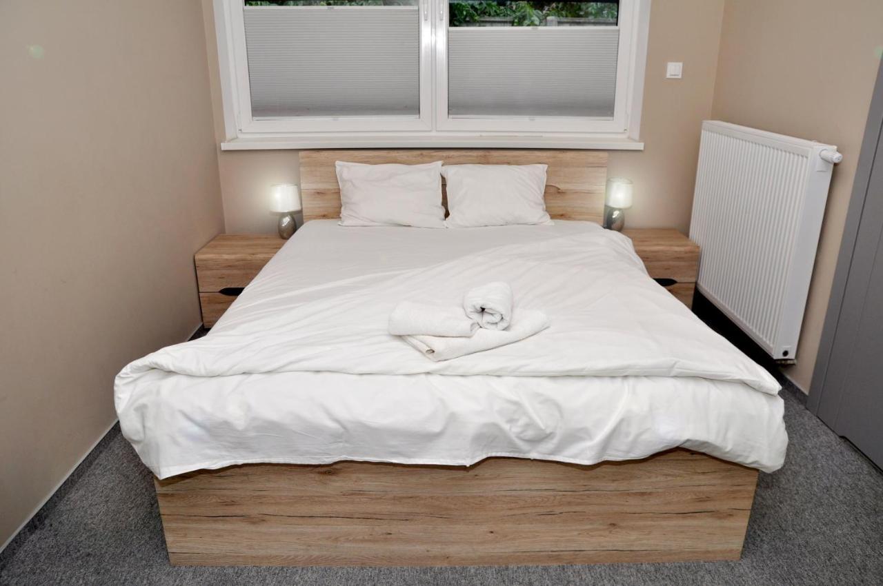 Pokoje, Apartamenty, Restauracja Marcus Oborniki Zewnętrze zdjęcie